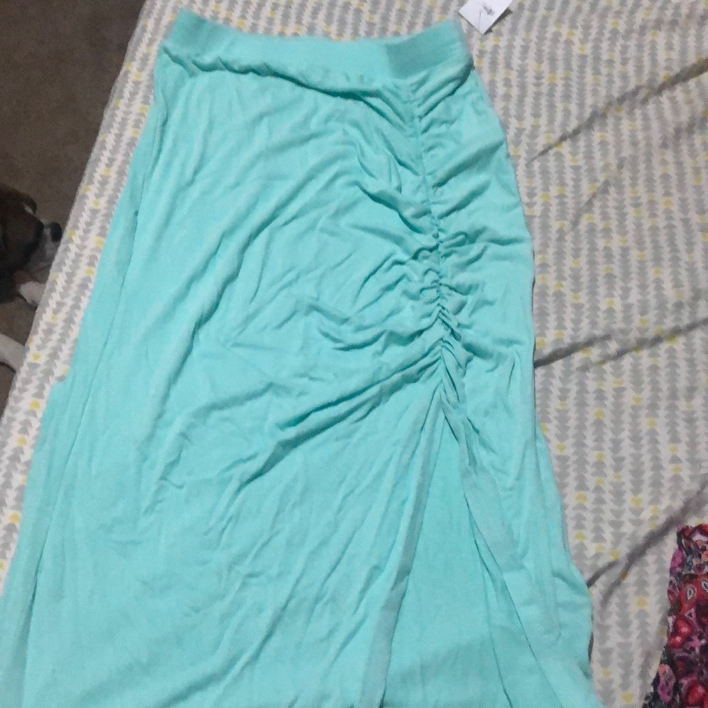 Maxi skirt with slit